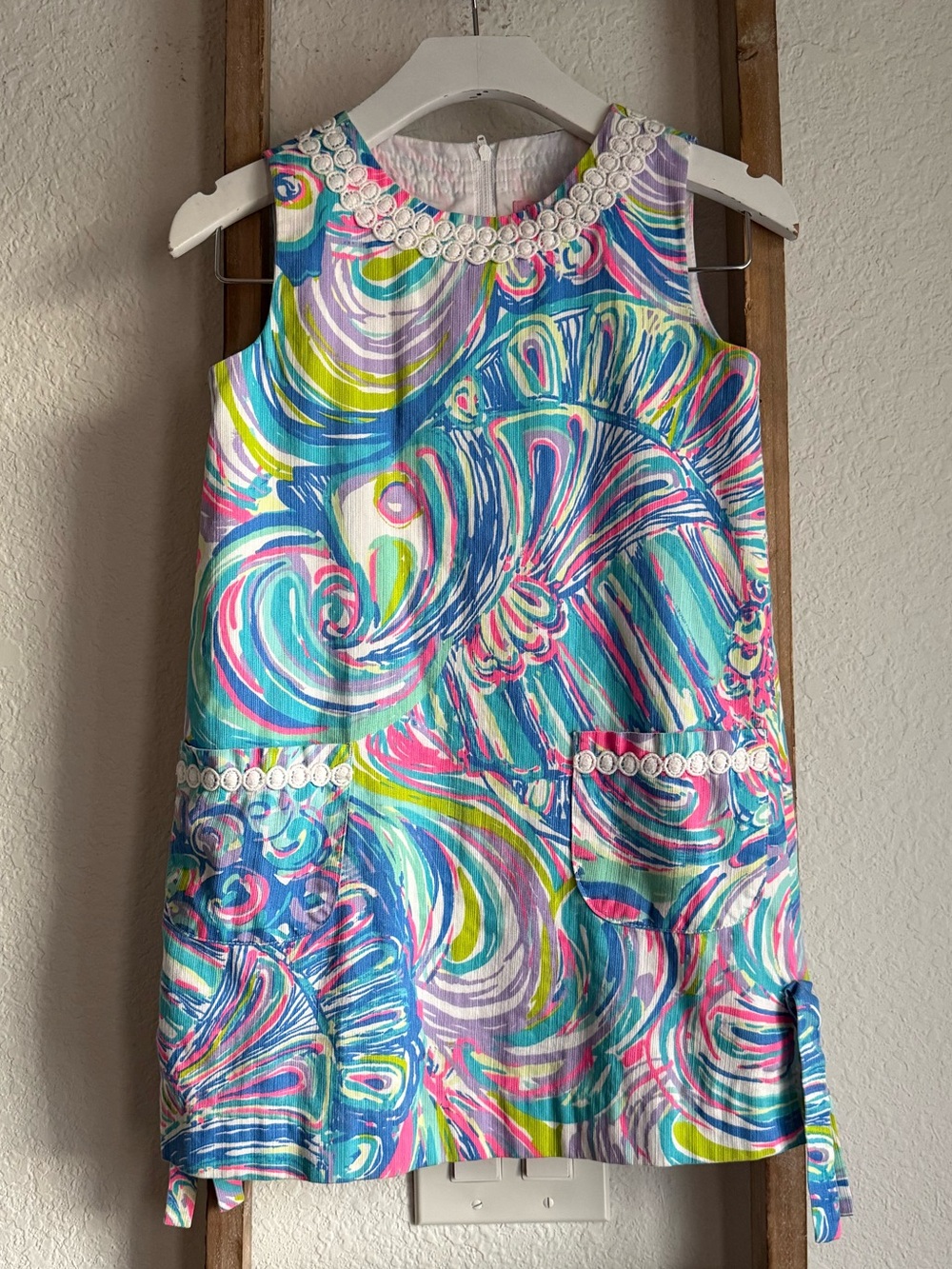 Lilly Pulitzer Little Lilly Classic Shift Dress in Gillty Pleasures Print Sz: 7
